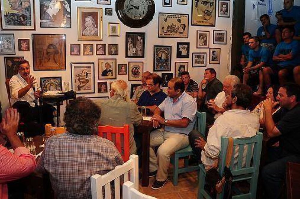 Sa�n apoy� la polic�a comunal, con cr�ticas a Scioli y elogios a Massa