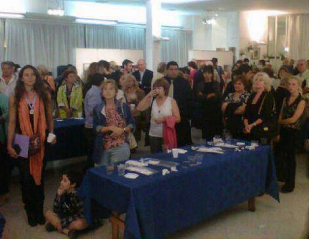 Vicente L�pez: El HCD distingui� a mujeres destacadas en su d�a