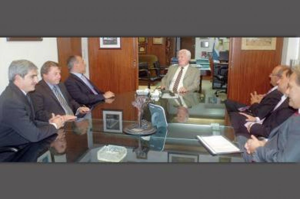El gobernador gestion� ante Naci�n $22 millones para Comodoro