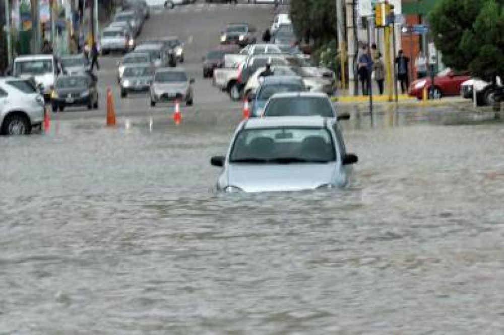 Intensa marejada sorprendi� ayer a la ciudad