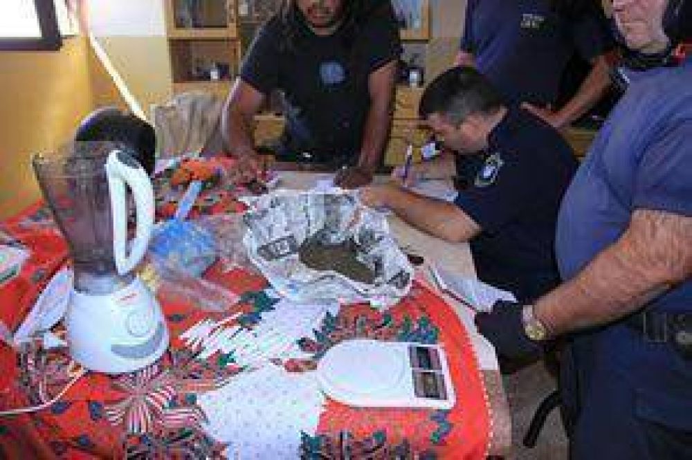 Ni�as eran presionadas para vender droga por el padrastro