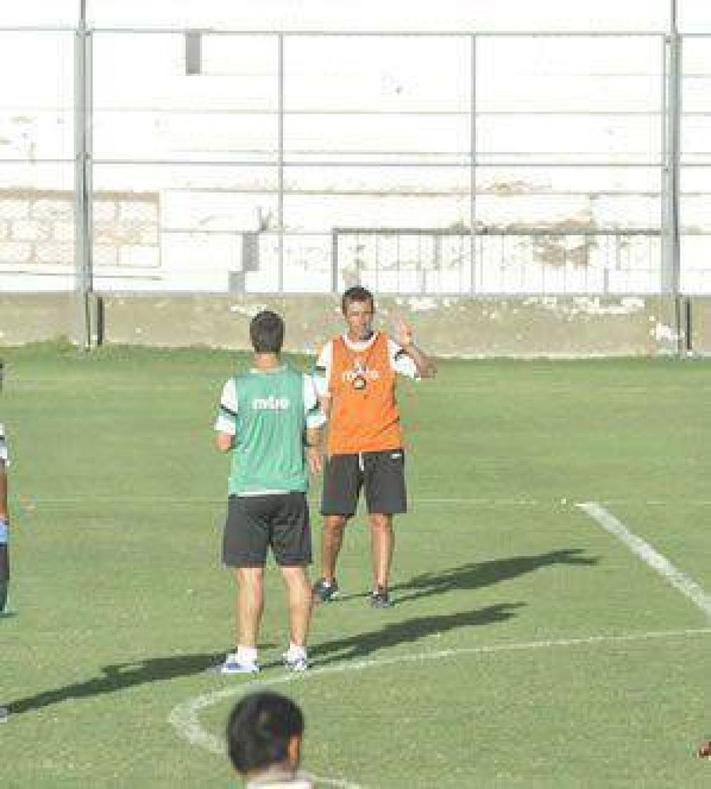 �Vivas no va a ser el entrenador�