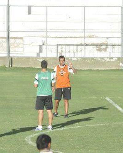 �Vivas no va a ser el entrenador�