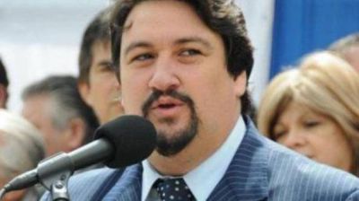 Closs sostuvo que el progreso tiene cara de asfalto