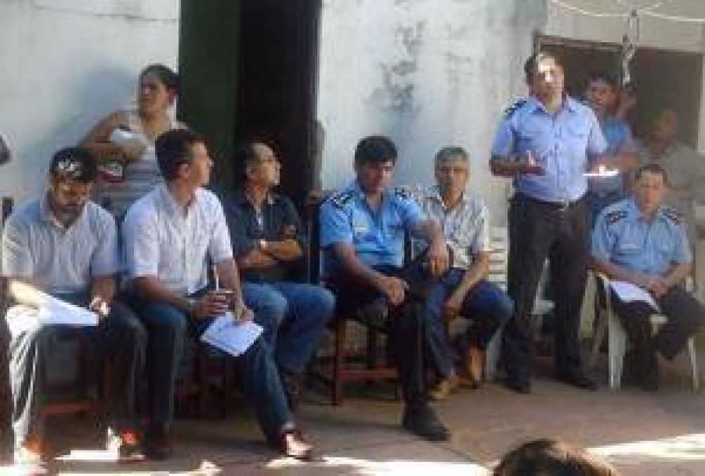 Contin�a las reuniones para mejorar la seguridad en barrios de Resistencia