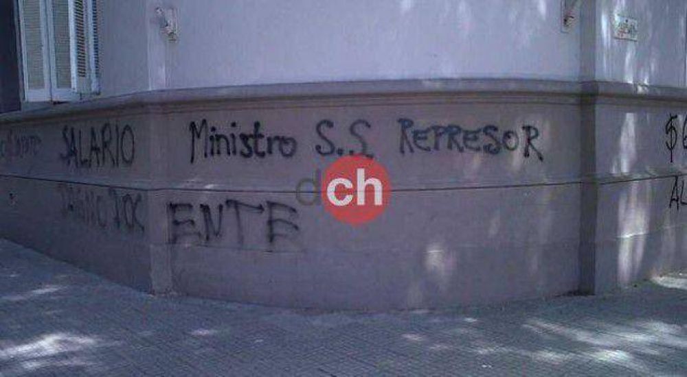 Dos detenidos por las pintadas en contra de Soto