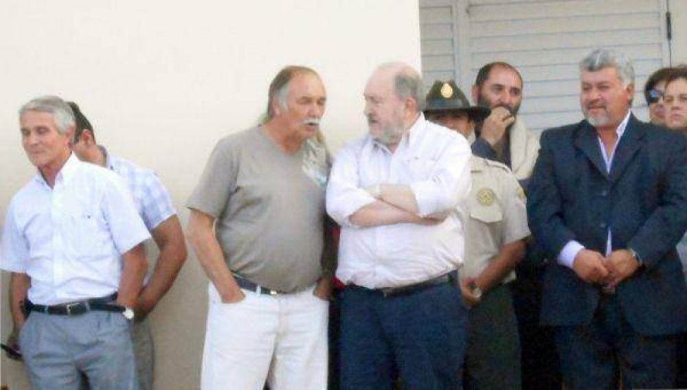 Elecciones: Hern�ndez se mostr� con Verna