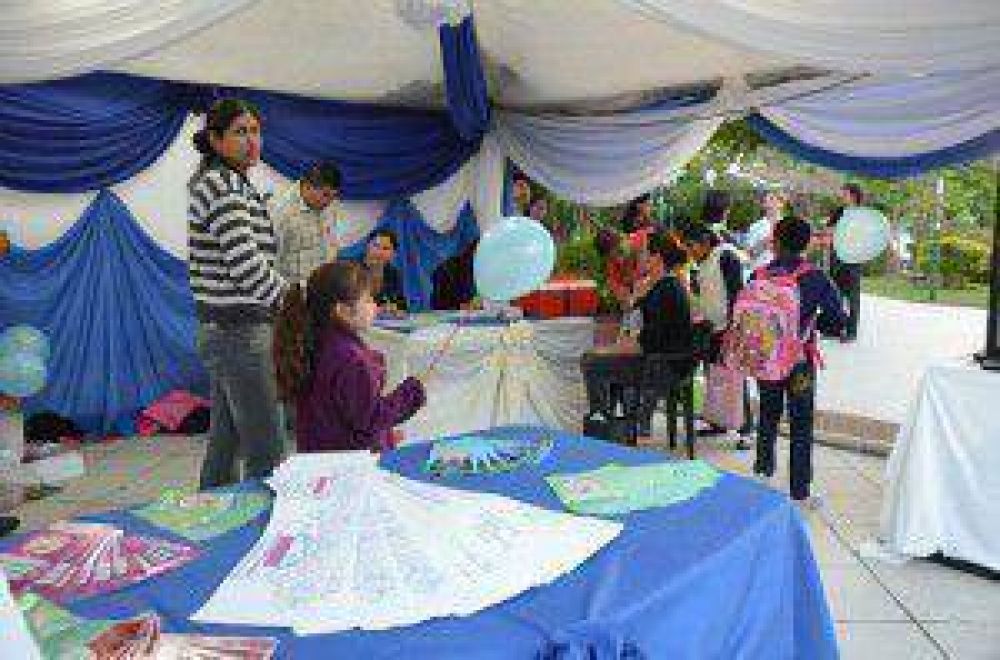 El ministro D�cima, inst� a los padres y comunidad a cumplimentar con el plan de vacunaci�n contra el VPH