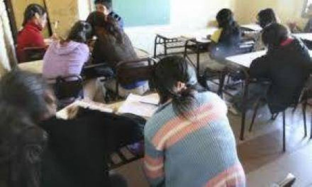 Comenzaron las mesas extraordinarias para chicos que adeudan cuatro materias 