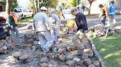 Lomas: mejoran las calles con bacheo, asfalto y adoquines