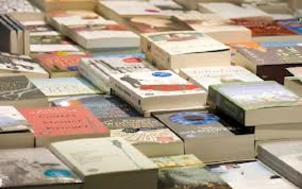 La Feria del Libro de los Empleados de Casinos ofrece la posibilidad de entregar y adquirir todo tipo de libros de texto educativos