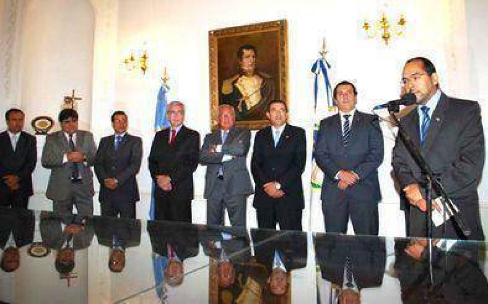 Gonzalo Morales posesionado en la Secretar�a de Cultura