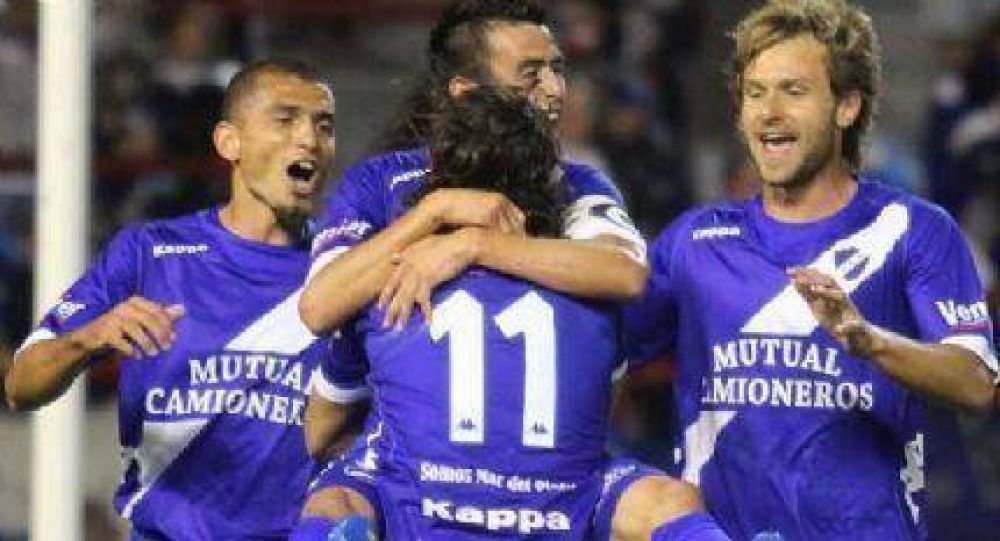 Ceballos y Castillo, con dos golazos, decretaron la victoria de Alvarado sobre Uni�n