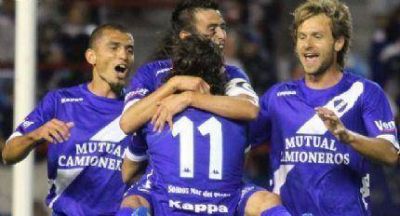 Ceballos y Castillo, con dos golazos, decretaron la victoria de Alvarado sobre Uni�n