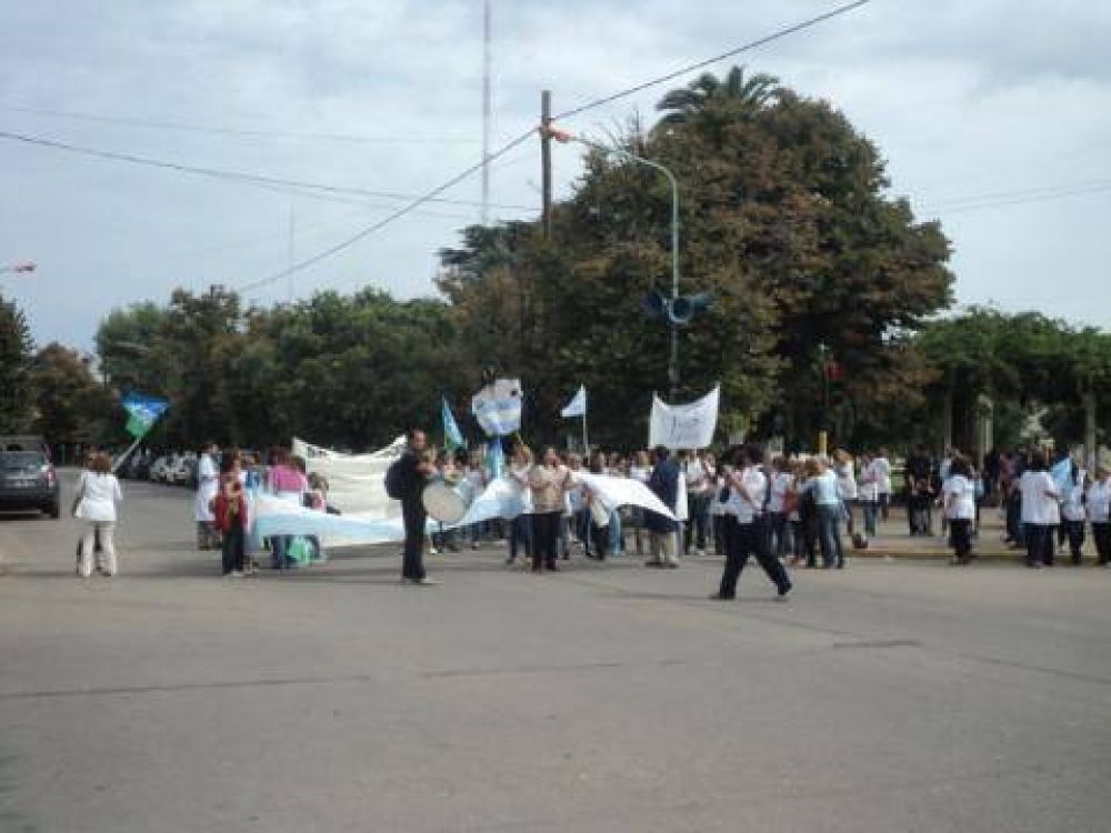 Las calles c�ntricas fueron ocupadas por los docentes de los distintos gremios