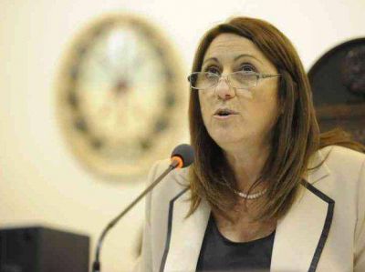 "Fein sabe que no es necesario reformar la Constituci�n para darle autonom�a a Rosario"