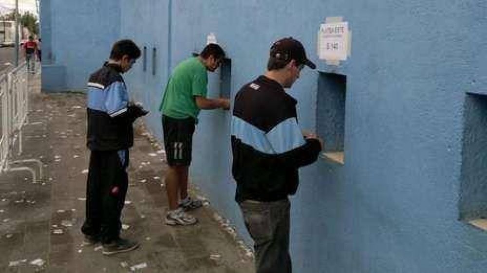 Contin�a la venta de entradas para el supercl�sico cordob�s