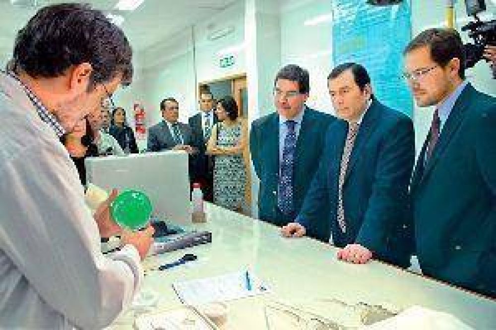 Sileoni destac� que Santiago cumple el calendario de clases