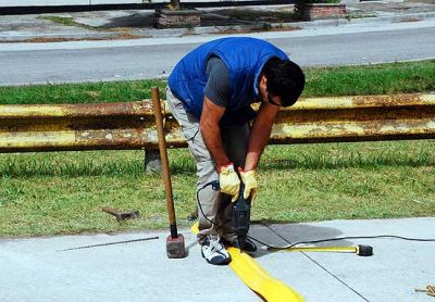Nuevos trabajos de se�alizaci�n en los ingresos y egresos a Loma Negra