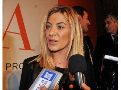 Nora De Luc�a: "El tema salarial es una responsabilidad de la Provincia"