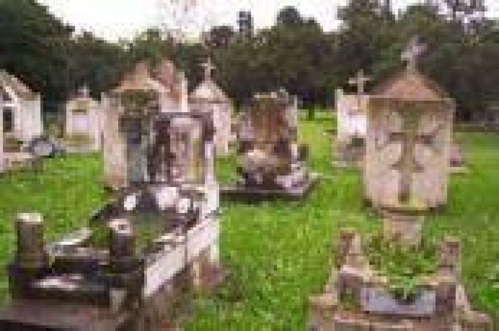 Muestra fotogr�fica sobre el Cementerio de la Plata