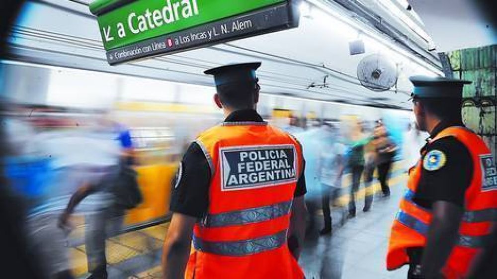 La Federal sigue a cargo de la custodia del subte, aunque Berni dice que no