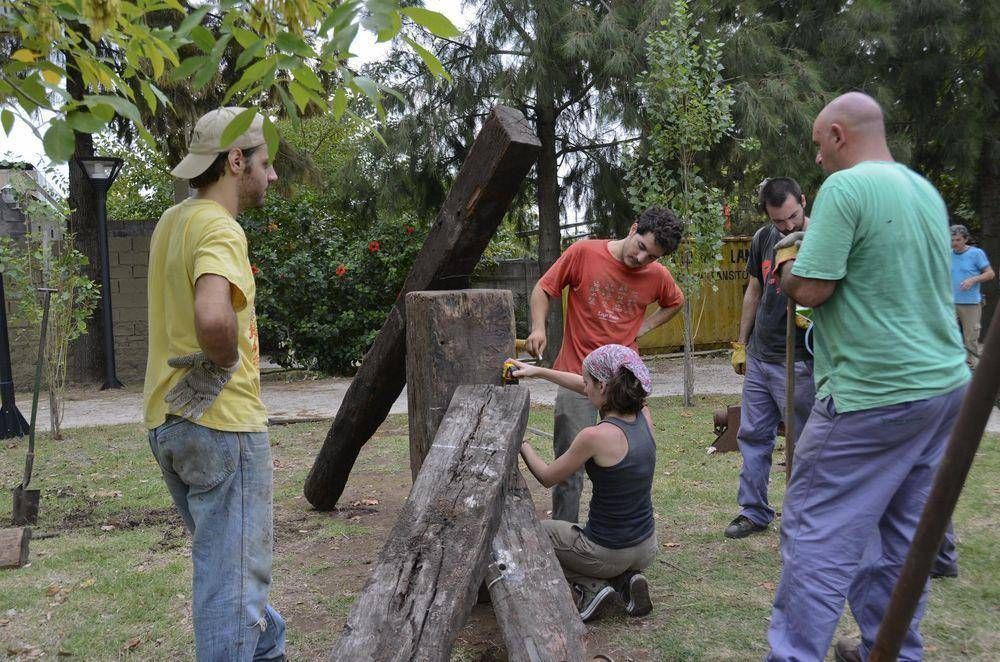LAN�S - A 37 A�OS DEL �LTIMO GOLPE DE ESTADO EN LA ARGENTINA