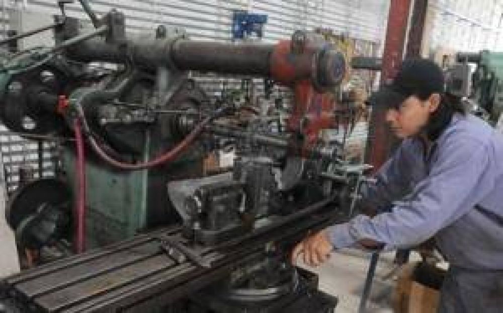 Capitanich visit� metal�rgica que se instal� Fontana