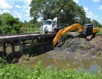 La Municipalidad reclama a la APA "que se encargue de la limpieza de los canales Quijano y 16"
