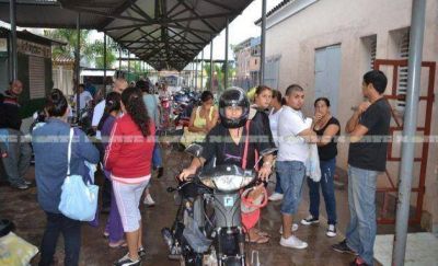El paro en el hospital 4 de Junio pone en jaque a la salud: los pacientes deambulan por atenci�n