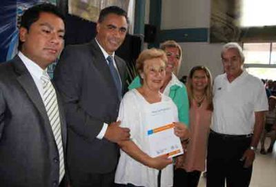 200 vecinos ya tienen la escritura de sus casas