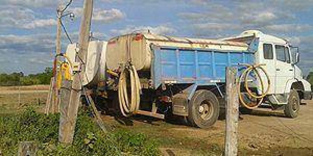 Denuncian negocios con el agua potable