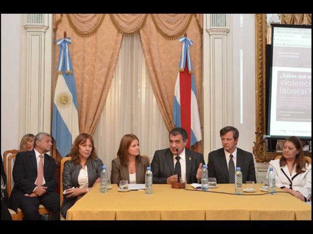Qued� constituido en Entre R�os el Consejo de Prevenci�n de Violencia