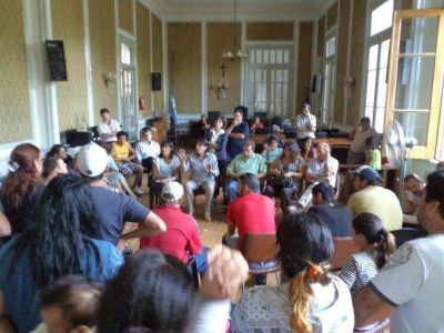Vecinos piden soluci�n a concejales ante posible desalojo