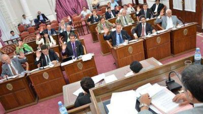 Media sanci�n para declarar de utilidad p�blica terrenos de la Rural	 