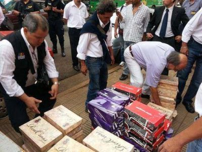 Cerrar� local porque le impiden sacar mercader�a a la vereda