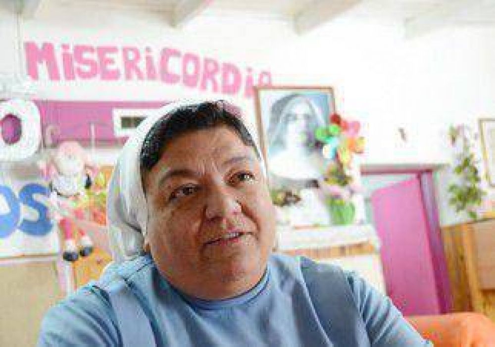 "Mi familia me inculc� ayudar al otro" 
