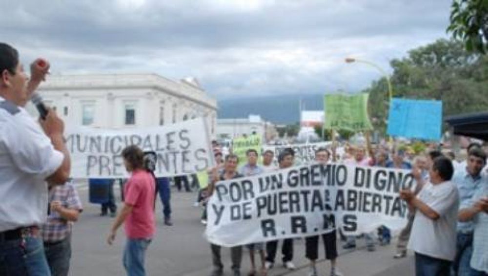 Municipales pidieron la renuncia de "Alo" Barros
