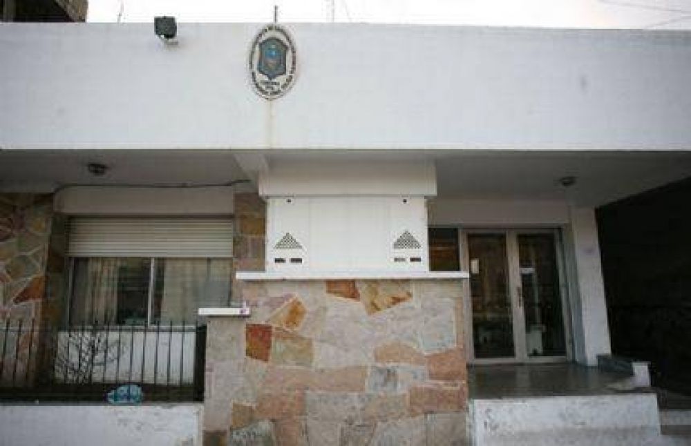 Extra�a muerte de un detenido por efectivos de la Comisar�a Tercera �Otro caso de brutalidad policial?