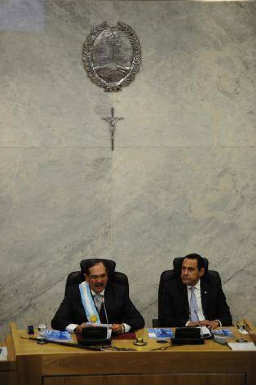 Tres leyes, 1.600 obras y ninguna licitaci�n