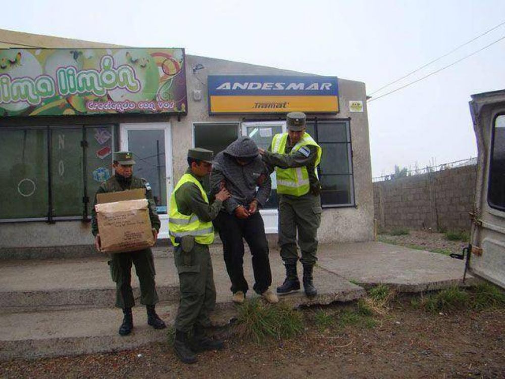 Golpe a la droga: detienen a 2 militares y 1 polic�a en actividad