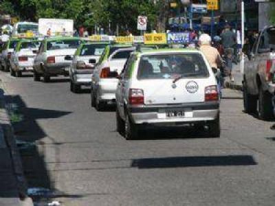 La bajada de bandera cuesta $4 y 30 centavos la ficha cada cien metros