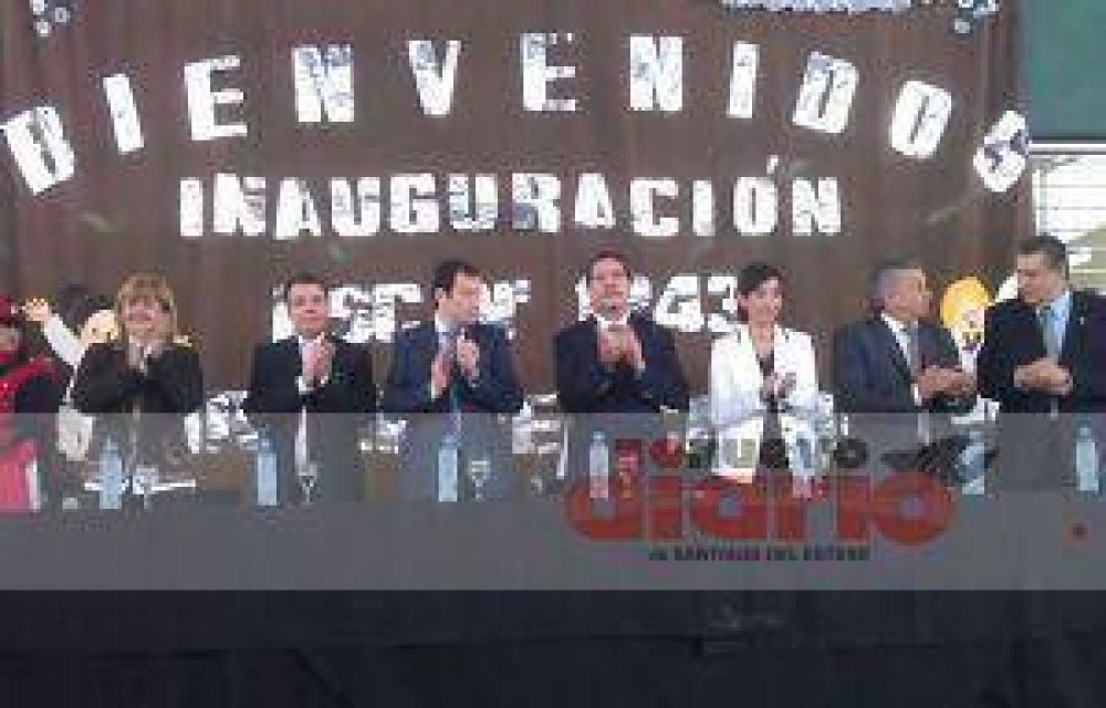 Sileoni y Zamora inauguraron un edificio escolar