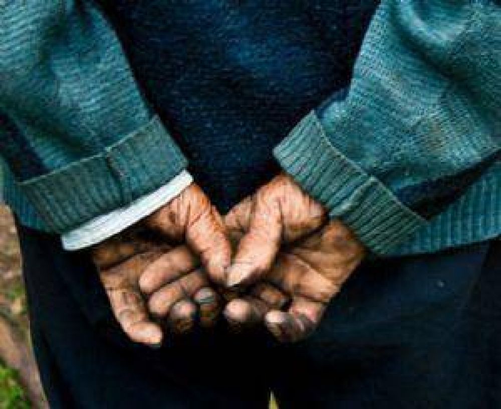 Santiague�os, �esclavos� en un campo de La Rioja