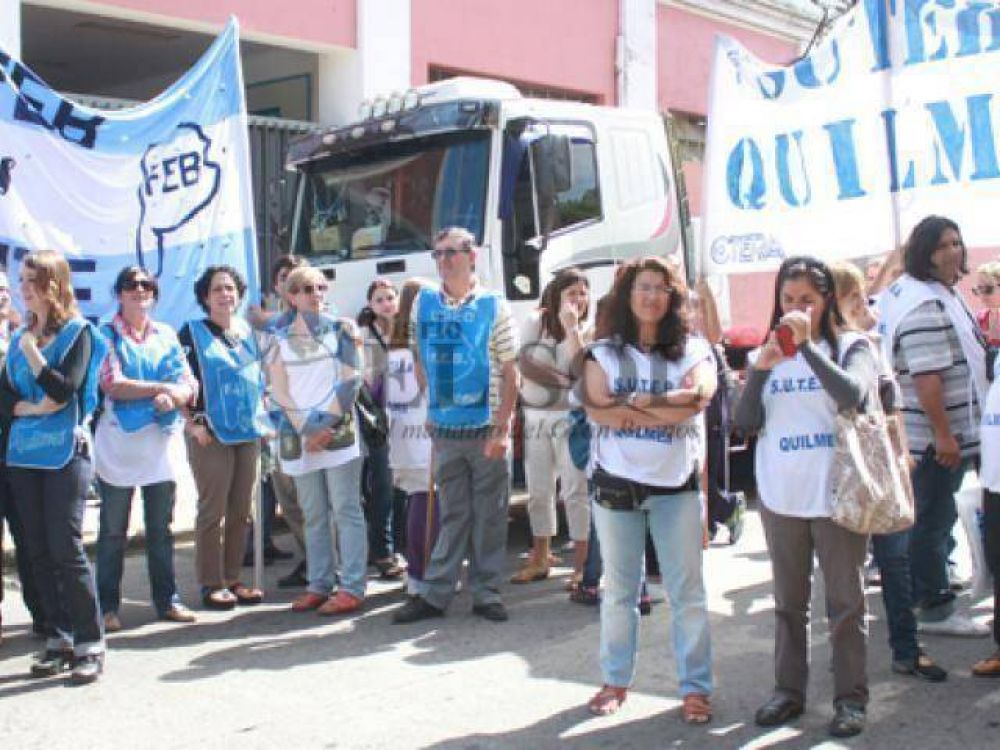 Sigue el reclamo de estatales