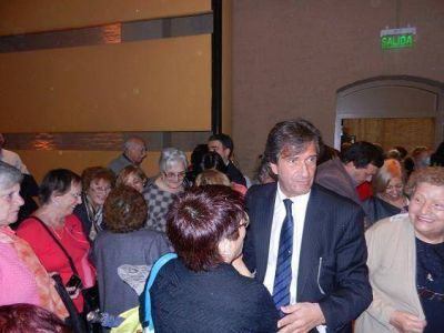 CONVENIO ENTRE LA UNLA Y LA UGL �X� DEL PAMI