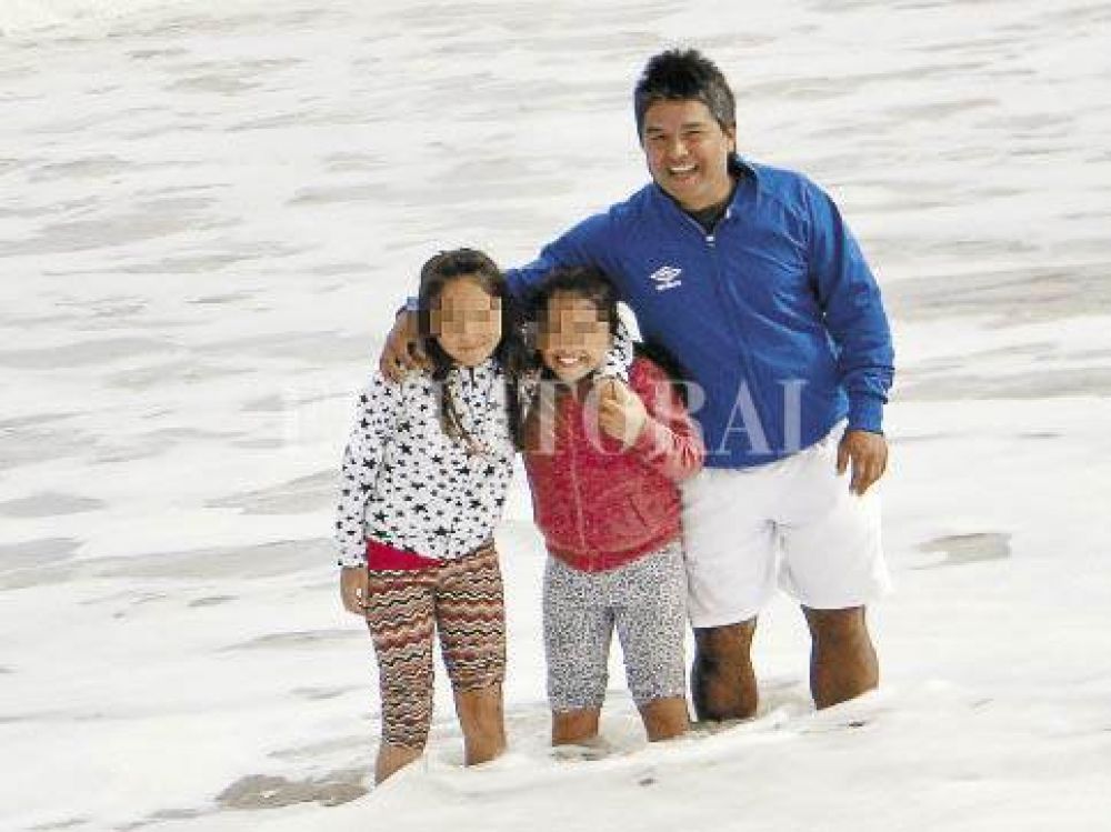 Un rafaelino reclama la restituci�n de sus hijas
