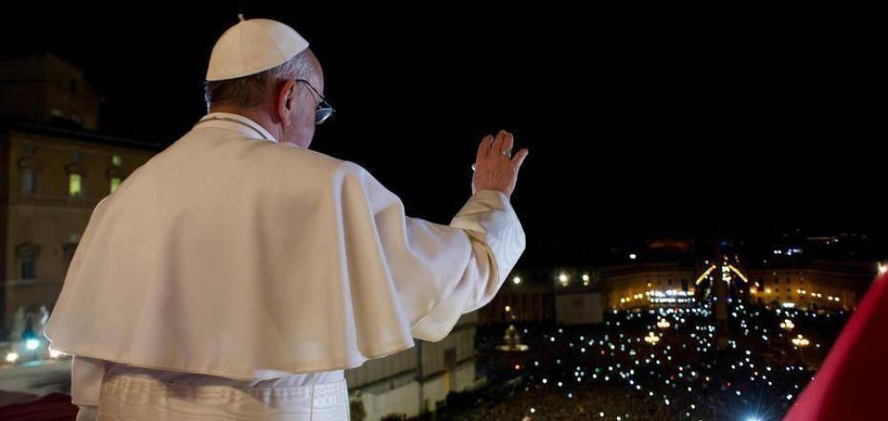 En su primer discurso, Bergoglio dijo que fueron a buscar al Papa �al fin del mundo�