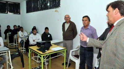 P�rez Cat�n: "Vamos a facilitar las oportunidad de trabajo en Trelew"