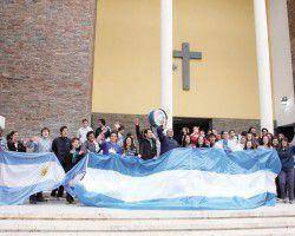 San Juan se uni� fervoroso al grito de �Viva Francisco I�
